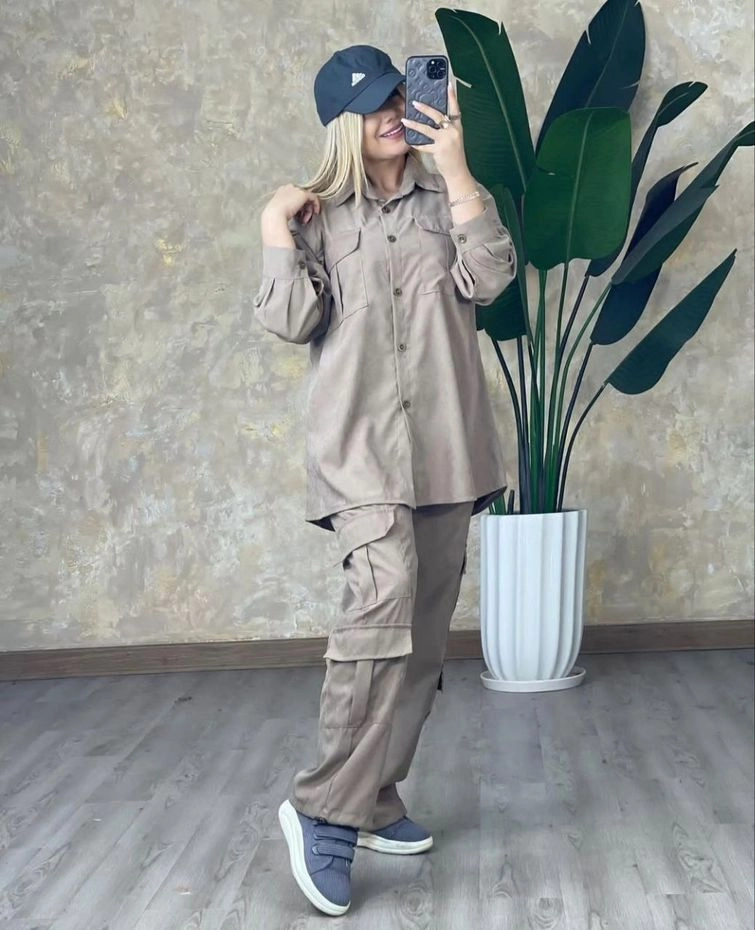 Women's coat and pants set